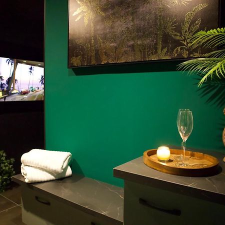 Sejour Detente A Saint-Omer - Jacuzzi Prive, Terrasse, Centre-Ville Et Parking Gratuit المظهر الخارجي الصورة