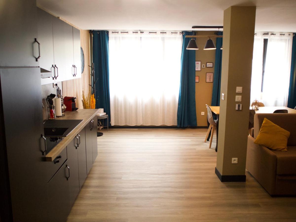 Sejour Detente A Saint-Omer - Jacuzzi Prive, Terrasse, Centre-Ville Et Parking Gratuit المظهر الخارجي الصورة